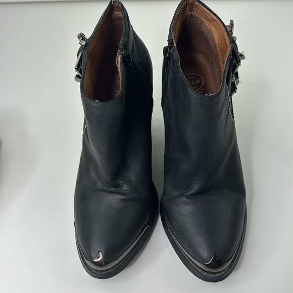 Ibiza Last by Jeffrey Campbell Boots "Westin" black leather ankle booties - Picture 4 of 13